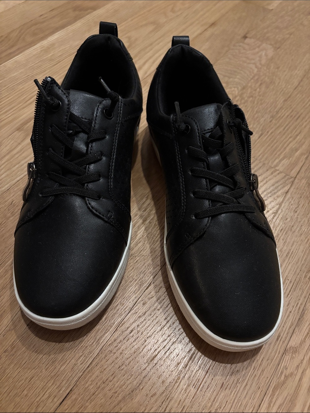 Naturalizer Black Lace-Up Women's Sneakers with White Sole
